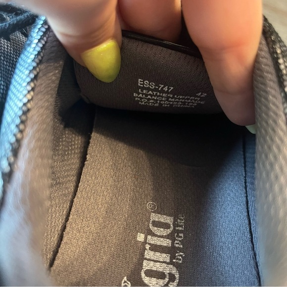 White and black floral Alegria sneakers - Picture 4 of 6